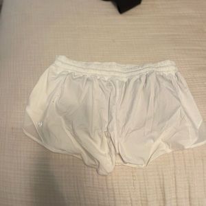 Lululemon Hotty Hot Shorts 2.5”
